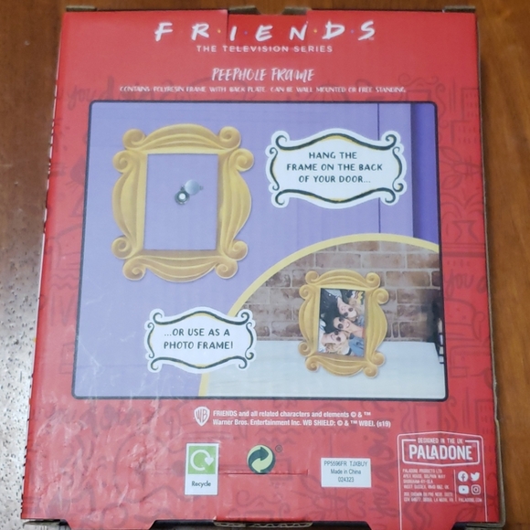 Friends Peephole Frame - Picture 3 of 4